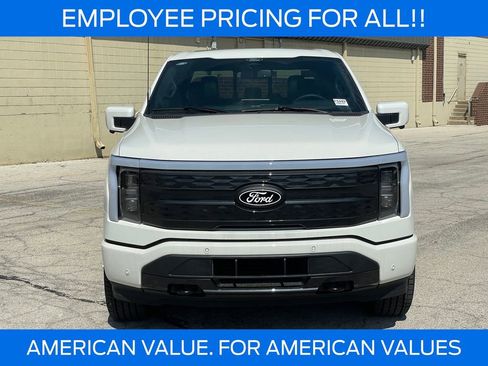 New 2025 Ford F150 Lightning Platinum w/ Dark Elements Package AWD/4WD image 8