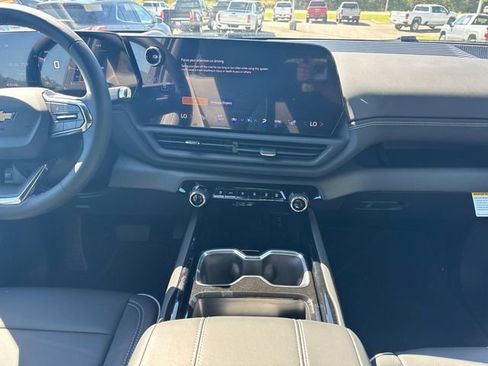 New 2026 Chevrolet Silverado EV LT image 21