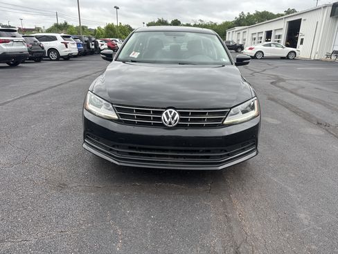Used 2018 Volkswagen Jetta SE FWD image 9