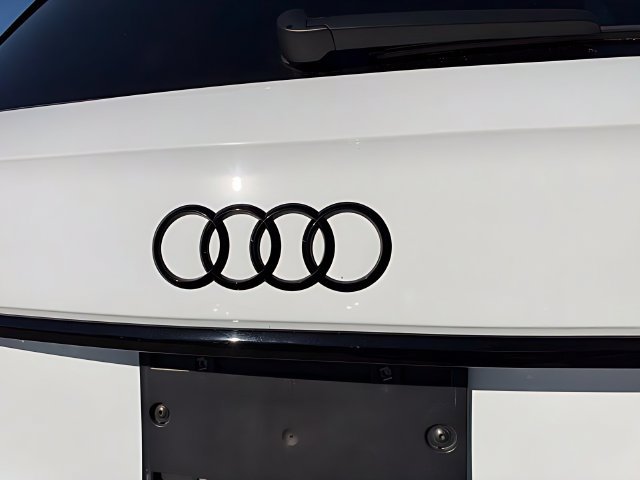 Used 2024 Audi Q5 e Premium Plus w/ Premium Plus Package AWD/4WD image 14