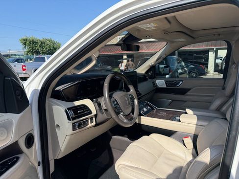 Used 2020 Lincoln Navigator L Reserve w/ Equipment Group 208A Reserve AWD/4WD image 13