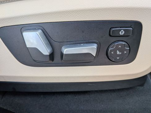 Used 2021 BMW X5 xDrive40i w/ Convenience Package image 41