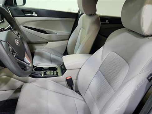 Used 2019 Hyundai Tucson SE image 12