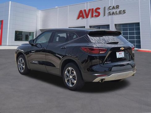 Used 2025 Chevrolet Blazer LT FWD image 9