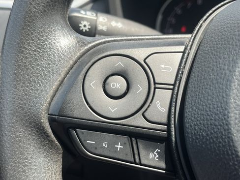 Used 2024 Toyota RAV4 XLE FWD image 18