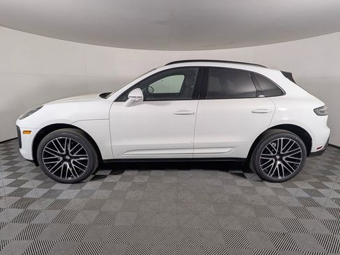 New 2026 Porsche Macan image 2