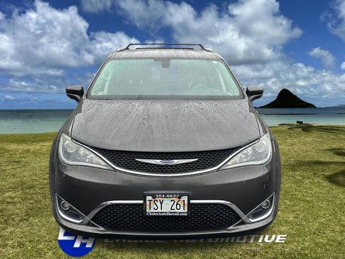 Used 2019 Chrysler Pacifica Touring-L image 11