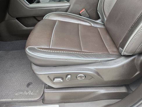 Used 2024 GMC Sierra 2500 Denali w/ Denali Reserve Package image 18