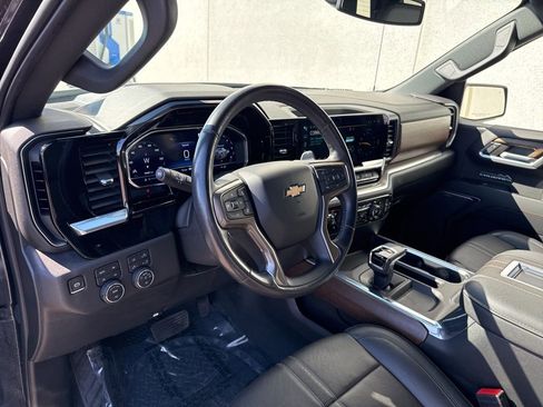 Used 2022 Chevrolet Silverado 1500 High Country w/ Z71 Off-Road Package AWD/4WD image 13