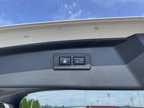 Used 2021 Subaru Outback Premium AWD/4WD image 17