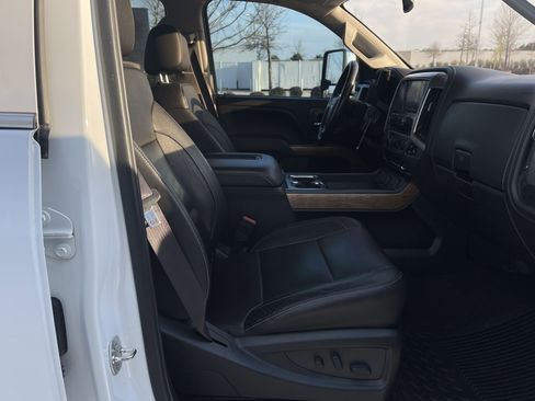 Used 2016 Chevrolet Silverado 3500 LTZ RWD image 31
