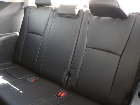 Used 2022 Toyota Highlander XLE image 31