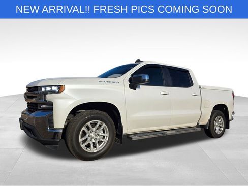 Used 2021 Chevrolet Silverado 1500 LT image 2