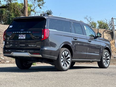 New 2026 Ford Expedition Max Platinum AWD/4WD image 3
