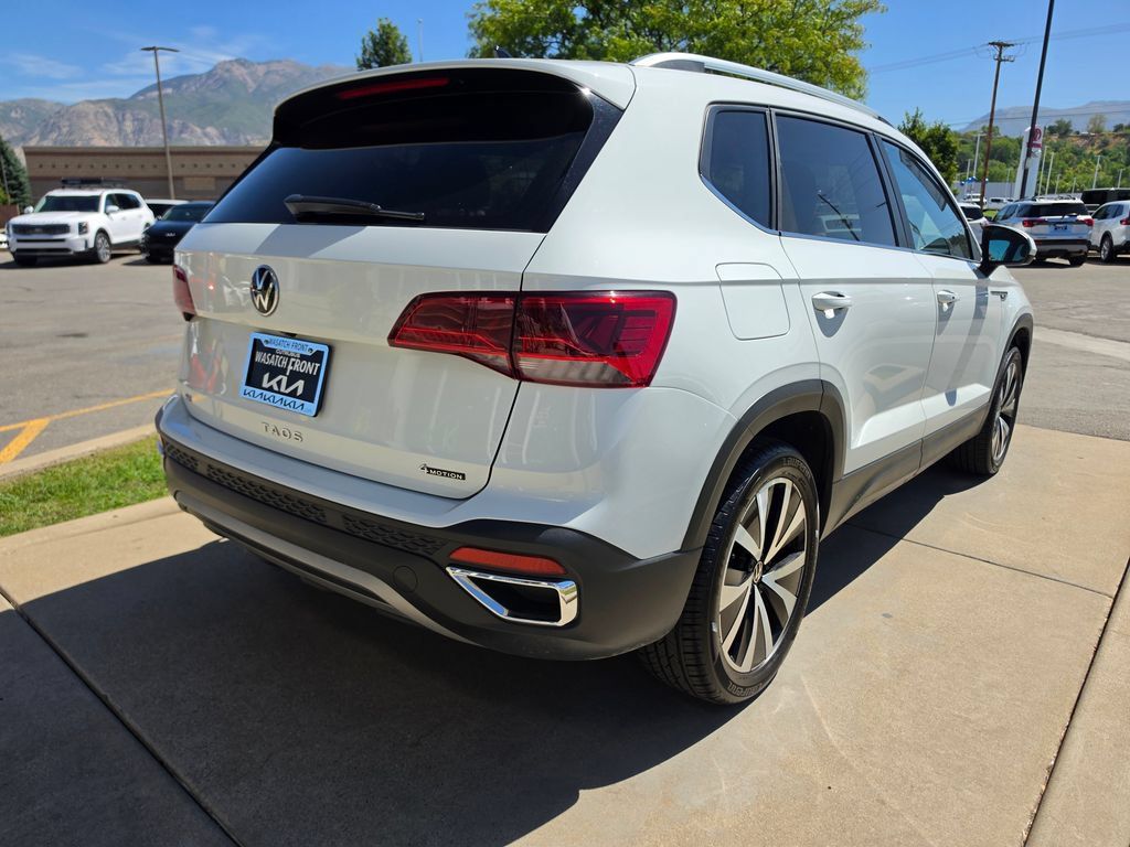 Used 2022 Volkswagen Taos SE AWD/4WD image 5