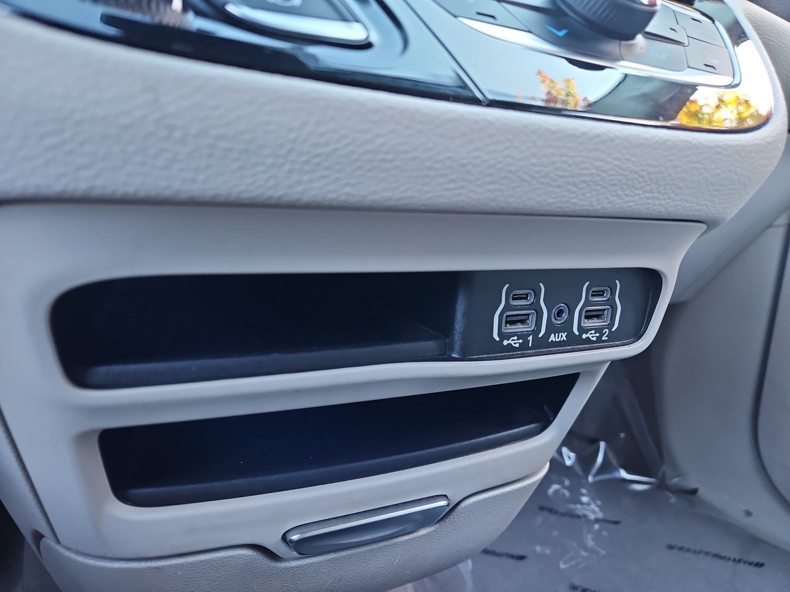Used 2021 Chrysler Pacifica Touring-L FWD image 23