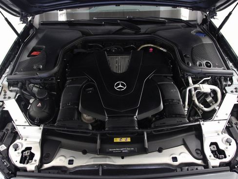 Used 2018 Mercedes-Benz E 400 E 400 image 11