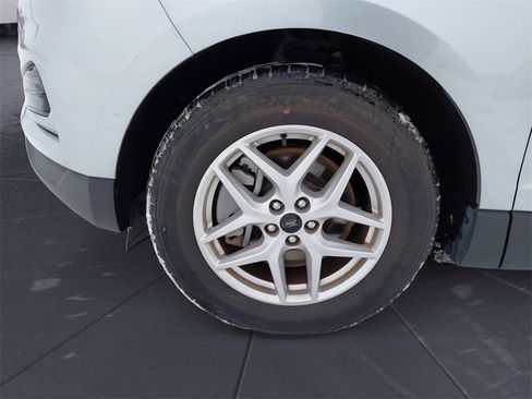 Used 2024 Ford Edge SEL image 14