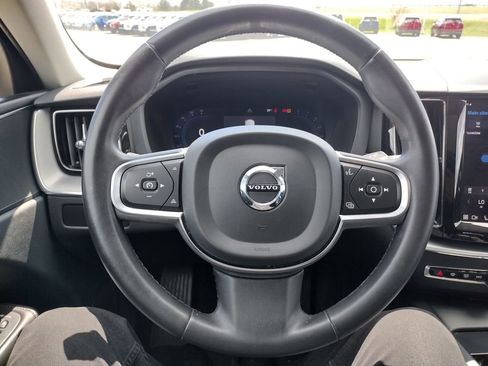 Used 2023 Volvo XC60 B5 Core image 24