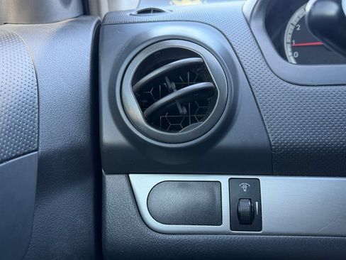 Used 2009 Chevrolet Aveo5 LT FWD image 20