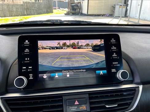 Used 2018 Honda Accord EX image 13