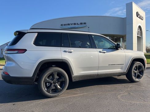 New 2025 Jeep Grand Cherokee L Altitude image 48
