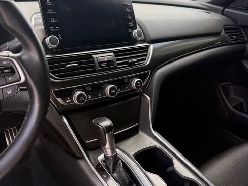 Used 2018 Honda Accord Sport image 17