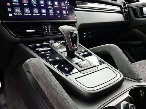 Certified 2022 Porsche Cayenne Turbo GT AWD/4WD image 10