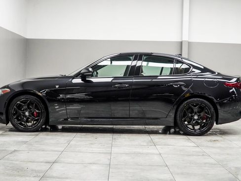 Used 2022 Alfa Romeo Giulia Ti image 10