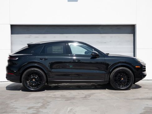 New 2026 Porsche Cayenne Coupe AWD/4WD image 8