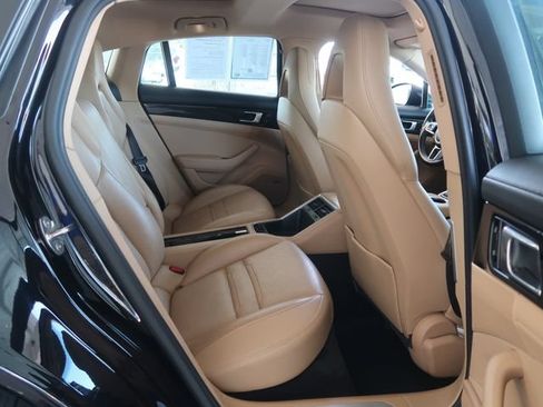 Used 2019 Porsche Panamera RWD image 35