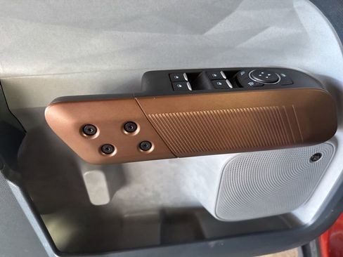 Used 2022 Ford Maverick Lariat image 25