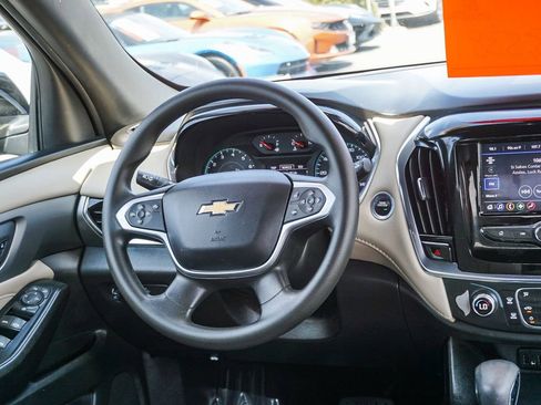 Used 2023 Chevrolet Traverse LS FWD image 16