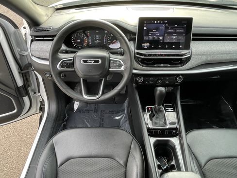 Used 2024 Jeep Compass Latitude AWD/4WD image 12