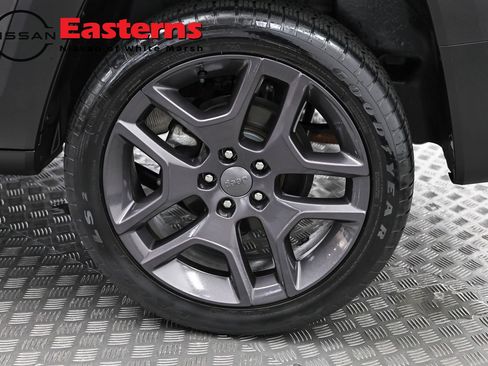 Used 2021 Jeep Renegade Latitude w/ Sun & Sound Group AWD/4WD image 33