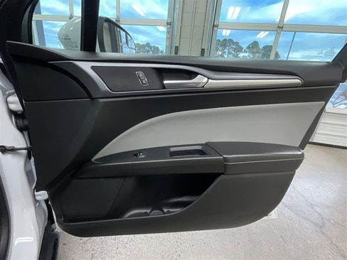 Used 2014 Ford Fusion S image 22