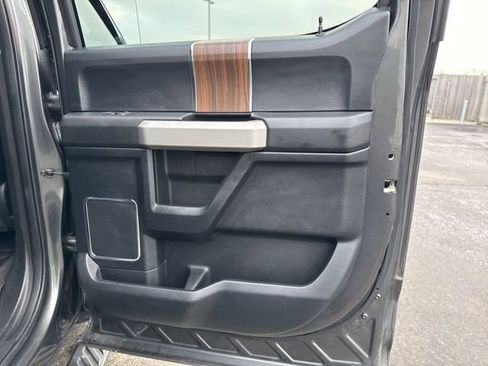 Used 2017 Ford F150 Lariat image 35