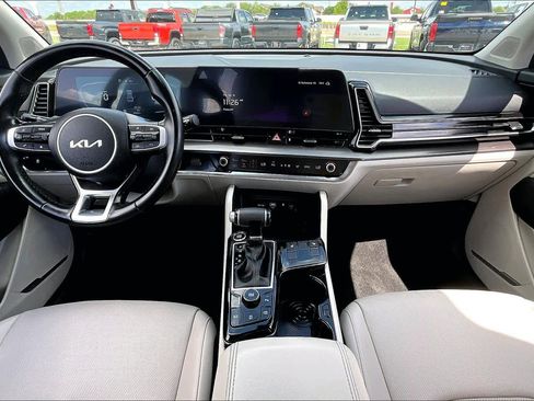 Used 2024 Kia Sportage EX image 14