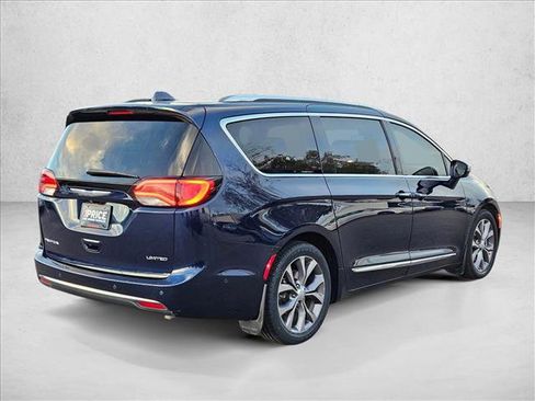 Used 2018 Chrysler Pacifica Limited w/ Tire & Wheel Group image 5