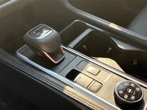 Used 2023 Nissan Pathfinder Platinum w/ Cargo Package image 17