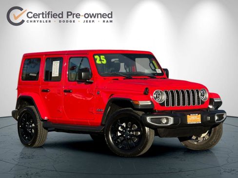 Used 2025 Jeep Wrangler Sahara 4xe image 2