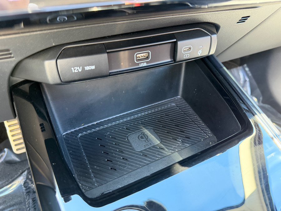 Used 2024 Kia Niro Wave FWD image 29