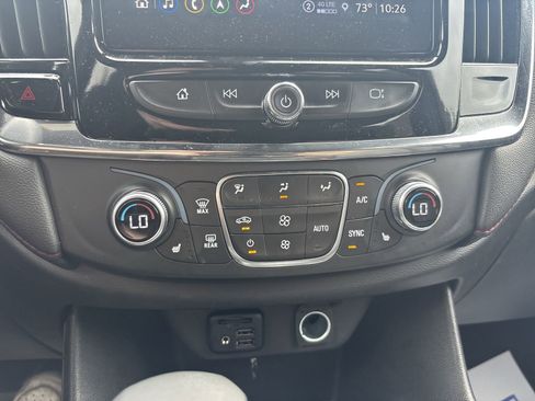 Used 2023 Chevrolet Traverse RS FWD image 21