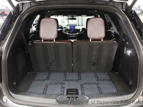 Used 2020 Ford Explorer Platinum w/ Premium Technology Package AWD/4WD image 37