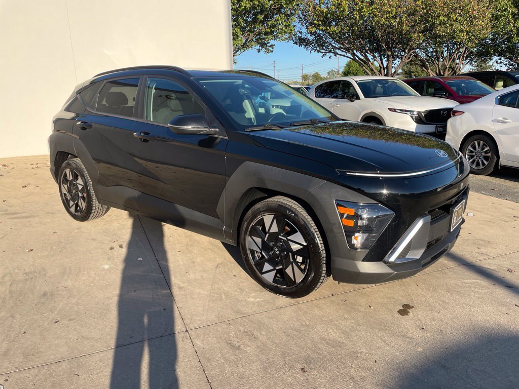 Used 2024 Hyundai Kona SEL w/ Convenience Package FWD image 3