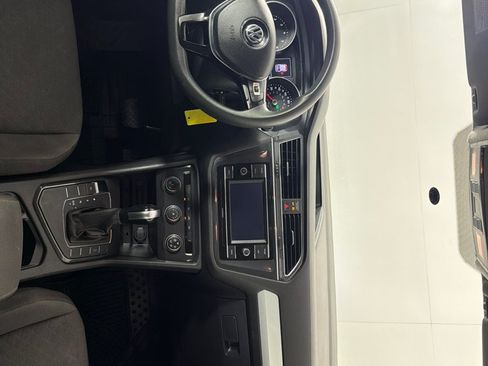 Used 2020 Volkswagen Tiguan S FWD image 22