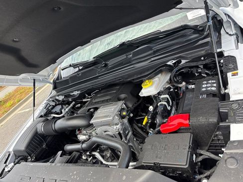 Used 2026 RAM 1500 4x4 Crew Cab image 58