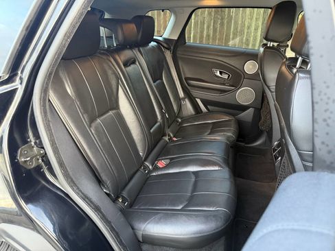 Used 2018 Land Rover Range Rover Evoque SE image 16