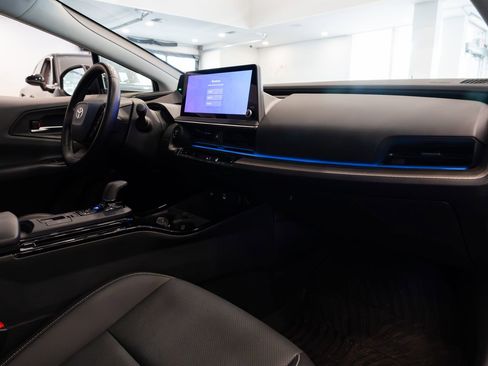 Used 2024 Toyota Prius XLE image 10