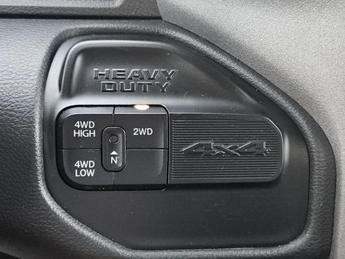 Used 2024 RAM 3500 Tradesman w/ Chrome Appearance Group AWD/4WD image 18